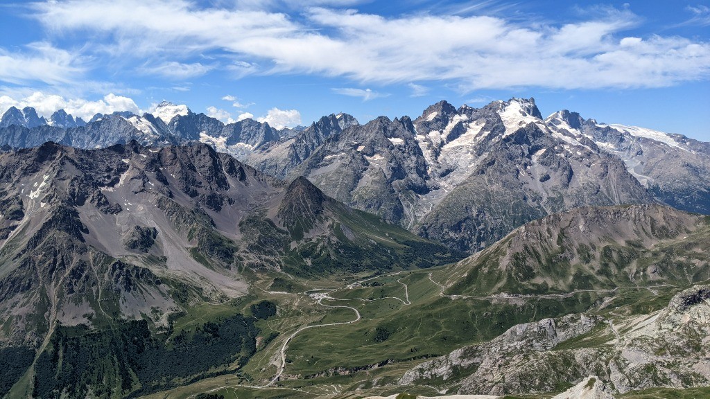 Panorama 3* sur les Ecrins et la Meije, même si les glaciers font de la peine...