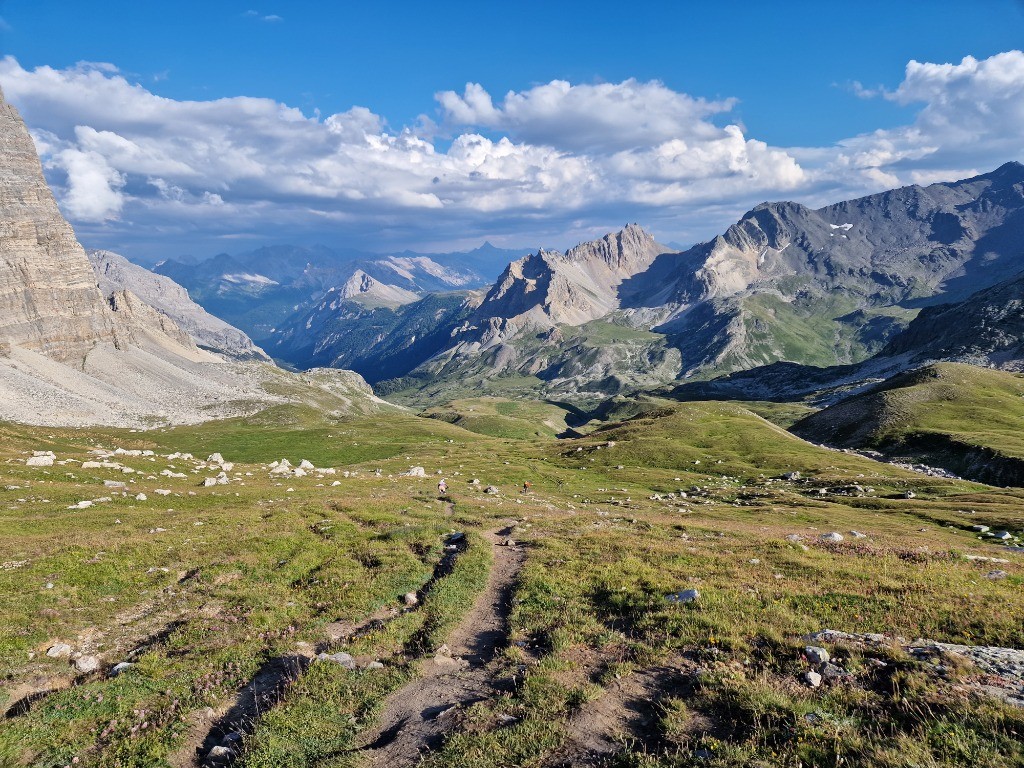 Direction refuge tout en bas