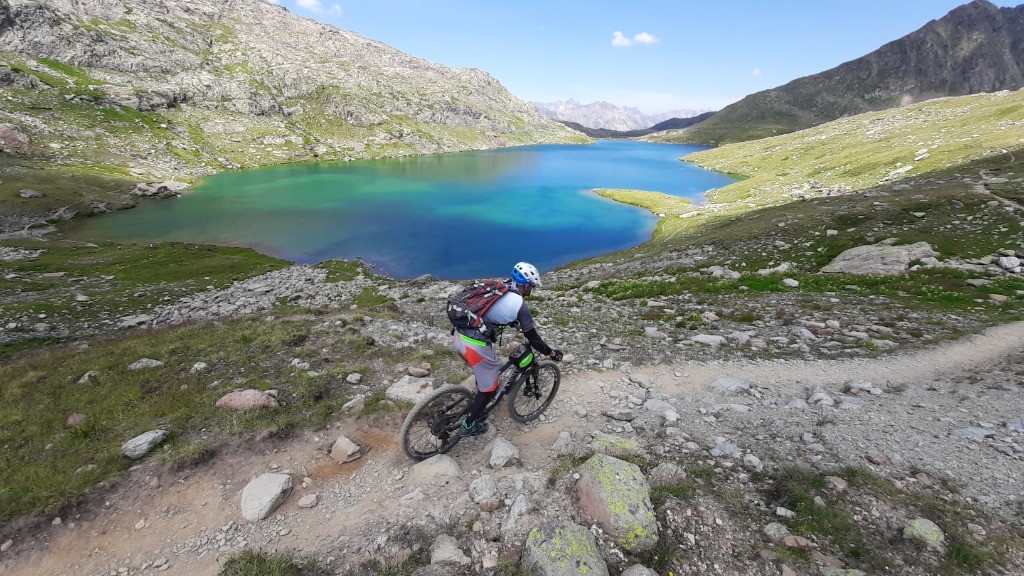 Panache de couleurs au dessus du lac blanc