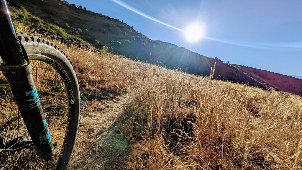 Levé de soleil au poussage pour le chemin de ronde