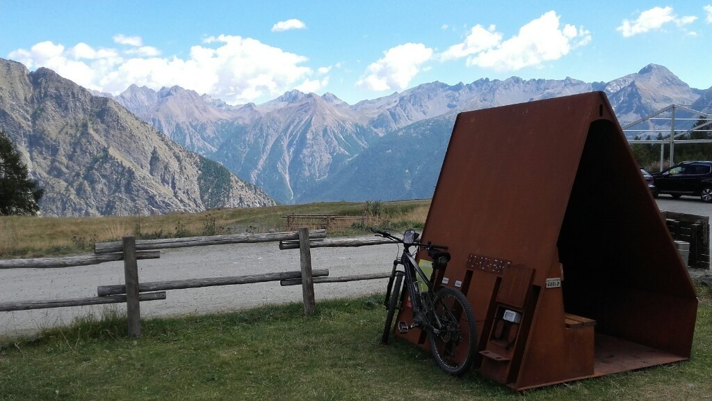 Borne recharge avec câbles Bosch, shimano au lac