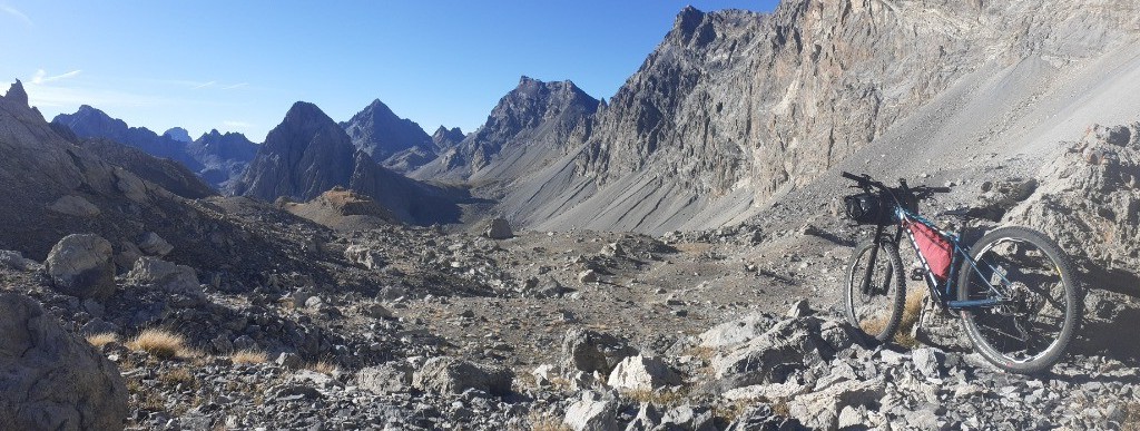 sous le bivouaco vers stropia