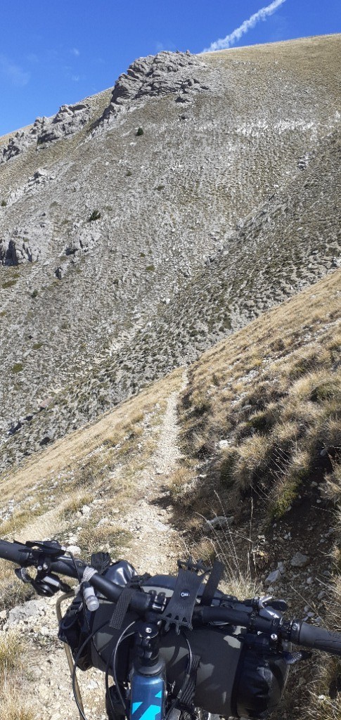 sous le col d'escreins