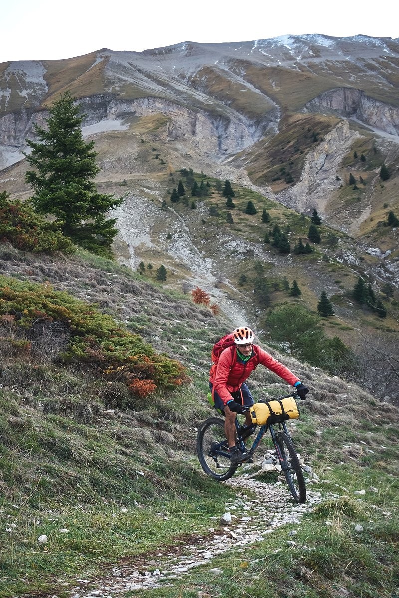 Dans la très belle descente sous Rochassac