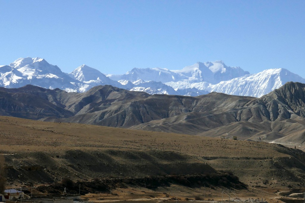 L'Annapurna I (8090 m), la voie historique française (Herzog- Lachenal, 1950) en face Nord ("Annapurna premier 8000", ça vous dit quelque chose ?); depuis le Mustang.