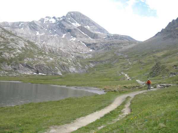 #18 Pain de Sucre : Encore un petit bonhomme orange... mais qui sont ils vraiment??? Pain de Sucre : Encore un petit bonhomme orange... mais qui sont ils vraiment???