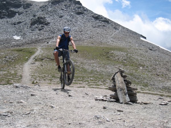 #9 Efficacité en montée : Le Marseillais perfectionne son imitation du Haut Alpin à une roue Efficacité en montée : Le Marseillais perfectionne son imitation du Haut Alpin à une roue