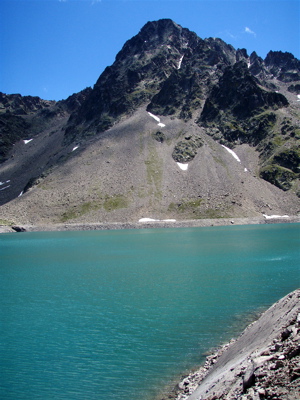 Lac de Rabuons avec au fond la Tête des Chalanchas (2978 m)