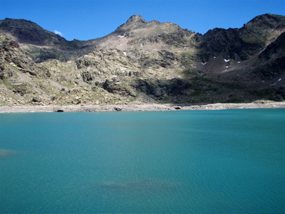 Toujours ce lac émeraude avec au fond la Cime d'Ischiator (2929 m)