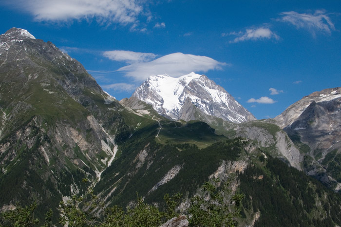 Petit Mont Blanc : Lenticulaire sur la Grande Casse.