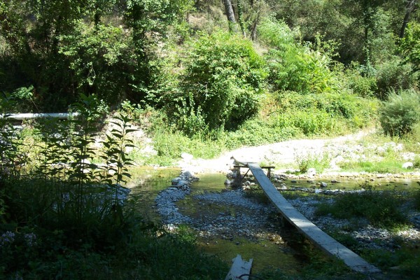 #11 Traversée à gué sur le Paillon : La traversée à gué du Paillon a été chose facile, mais il n Traversée à gué sur le Paillon : La traversée à gué du Paillon a été chose facile, mais il n'est pas toujours à l'étiage comme aujourd'hui !