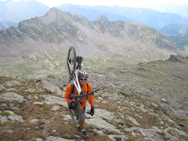 #11 Portage : Un peu de portage avant de commencer l Portage : Un peu de portage avant de commencer l'escalade!