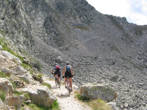 Sentier en balcon : Trop beau ce sentier qui monte au Col du Saboulé