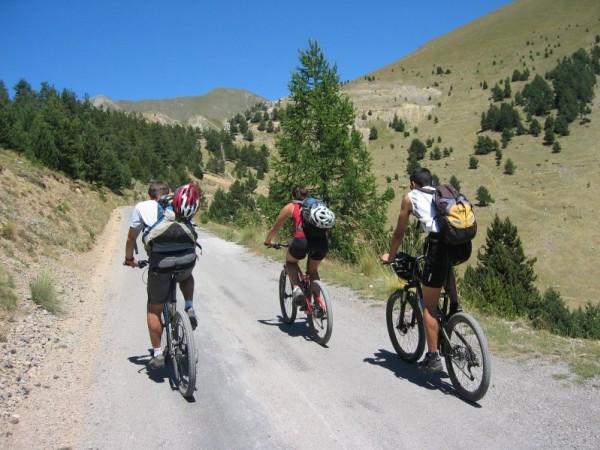 #1 Accès par la route aux lacs : Montée efficace dans un cadre sympa au-dessus de la Colmiane Accès par la route aux lacs : Montée efficace dans un cadre sympa au-dessus de la Colmiane