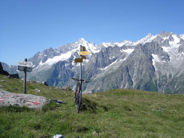 #1 Dolent et Tour Noir : Vue sur le Dolent et le Tour Noir au sommet de la première montée Dolent et Tour Noir : Vue sur le Dolent et le Tour Noir au sommet de la première montée