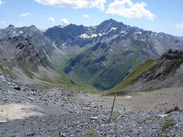 #4 Le col du Névé de la Rousse : Vue sur le Grand Golliat et son couloir NE depuis le col du Névé de la Rousse Le col du Névé de la Rousse : Vue sur le Grand Golliat et son couloir NE depuis le col du Névé de la Rousse