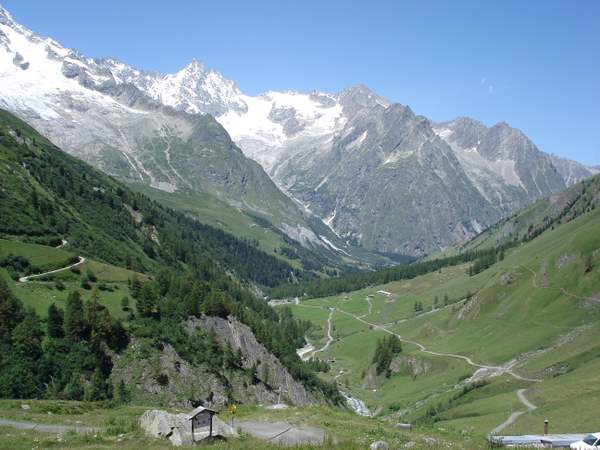 #2 Le Val Ferret : Le Val Ferret depuis les Ars Dessus avant la section de portage Le Val Ferret : Le Val Ferret depuis les Ars Dessus avant la section de portage