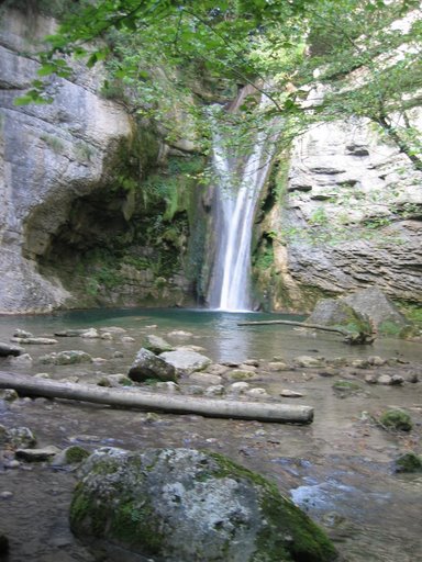#6 Cascade : Baignade obligatoire dans ce canyon Cascade : Baignade obligatoire dans ce canyon