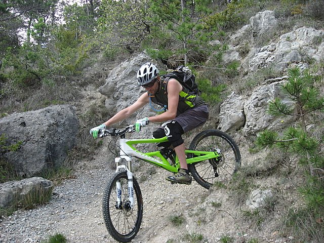 #6 Col des Teuilières : Trop grand le Moto :P
De toute façon, il est foutu Col des Teuilières : Trop grand le Moto :P
De toute façon, il est foutu