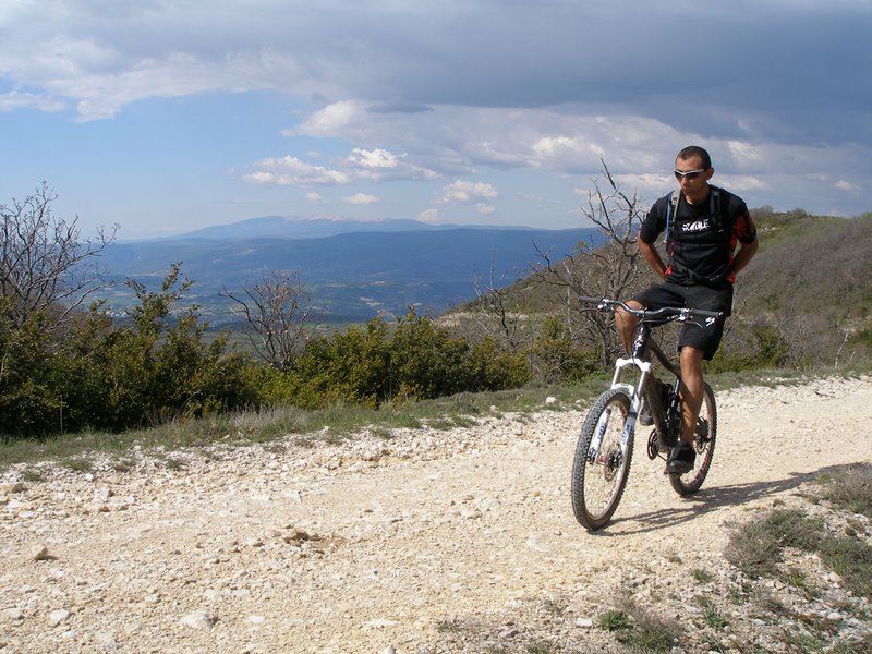 Crêtes du Luberon : Trop facile pour Squal ....les photos truquées sont autorisées !!!