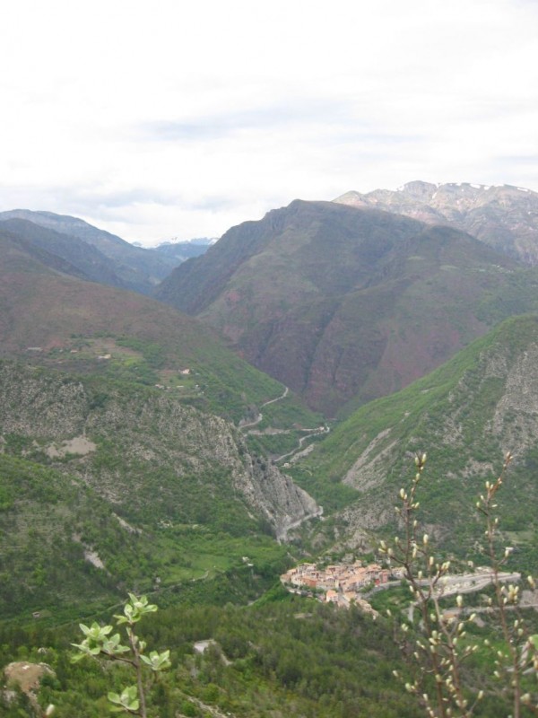 #15 Rigaud : Quel contraste entre le rouge des gorges du Cians et les cimes enneigées Rigaud : Quel contraste entre le rouge des gorges du Cians et les cimes enneigées