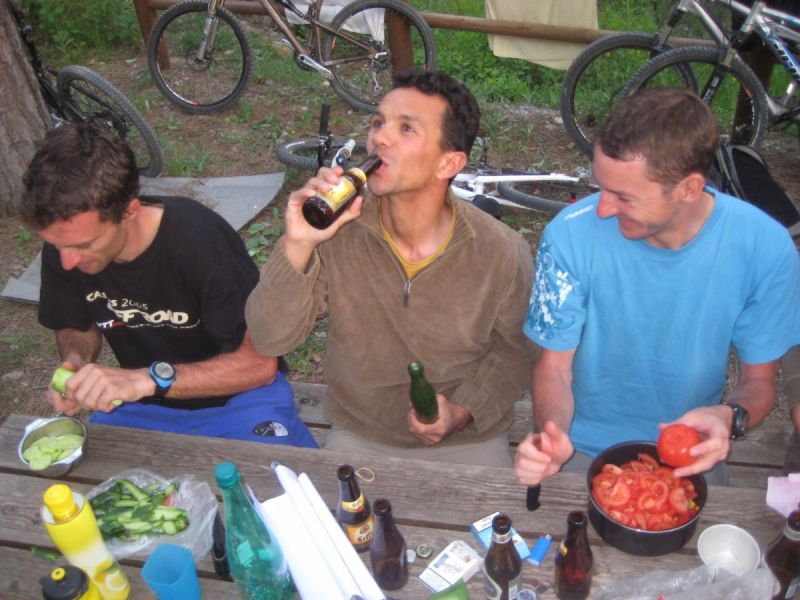 #8 On fait bosser les intégristes : Et Pedro continue à faire son boulet ;-)
Le concombre, ça lui rappelle sa pompe à vélo, ça lui manquait depuis tout ce temps ;-)) On fait bosser les intégristes : Et Pedro continue à faire son boulet ;-)
Le concombre, ça lui rappelle sa pompe à vélo, ça lui manquait depuis tout ce temps ;-))