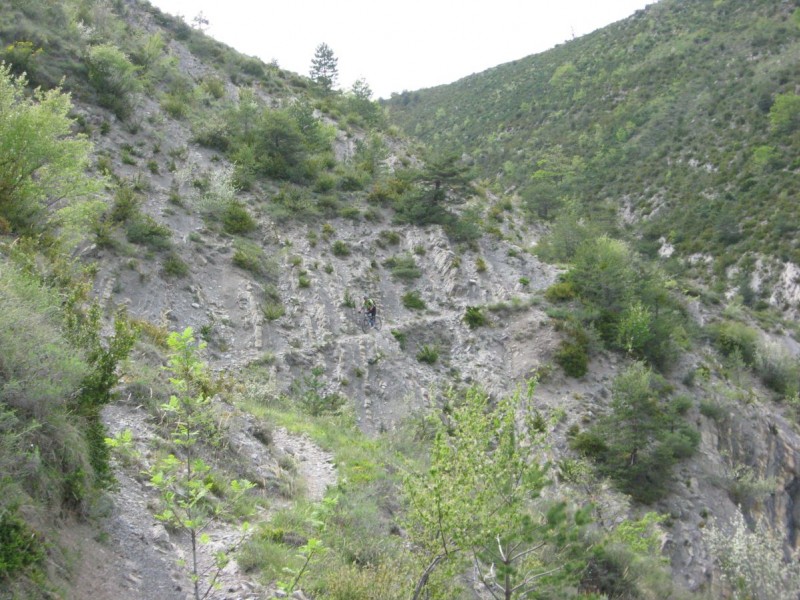 #14 descente sur Rigaud : Pedro vient de réparer sa patte de dérailleur... descente sur Rigaud : Pedro vient de réparer sa patte de dérailleur...