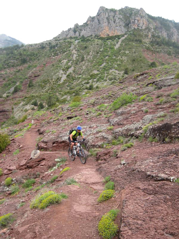 #4 Terres rouges : Vraiment trop bon ce type de sentier, un grip du tonnerre. Terres rouges : Vraiment trop bon ce type de sentier, un grip du tonnerre.