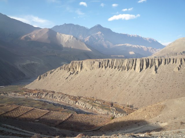 vallée de Jhong Kola : Vue sur la rivière Jhong Kola depuis la piste de montée