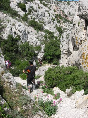 #6 Descente sur Fontaine de Voire : On est courtois avec les autres utilisateurs du sentier Descente sur Fontaine de Voire : On est courtois avec les autres utilisateurs du sentier