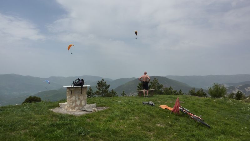 #2 Sommet du Chalvet : Là où 2 activités se rejoignent. Sommet du Chalvet : Là où 2 activités se rejoignent.