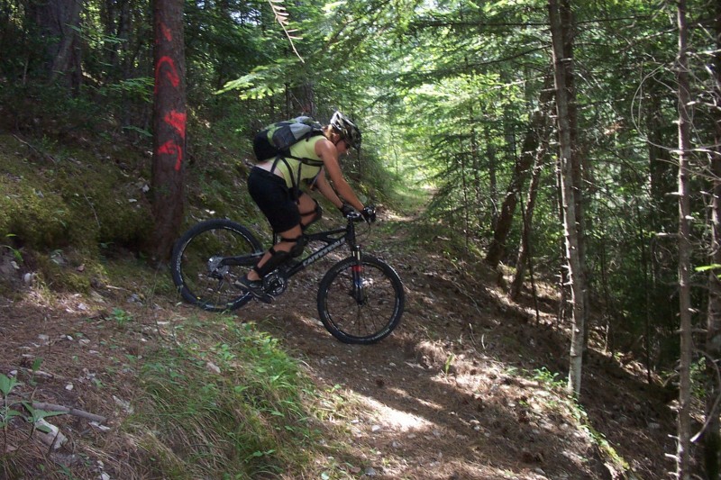 Sentier du Seuil : Zigual immortalisée en pleine tentative de Nose-Turn.