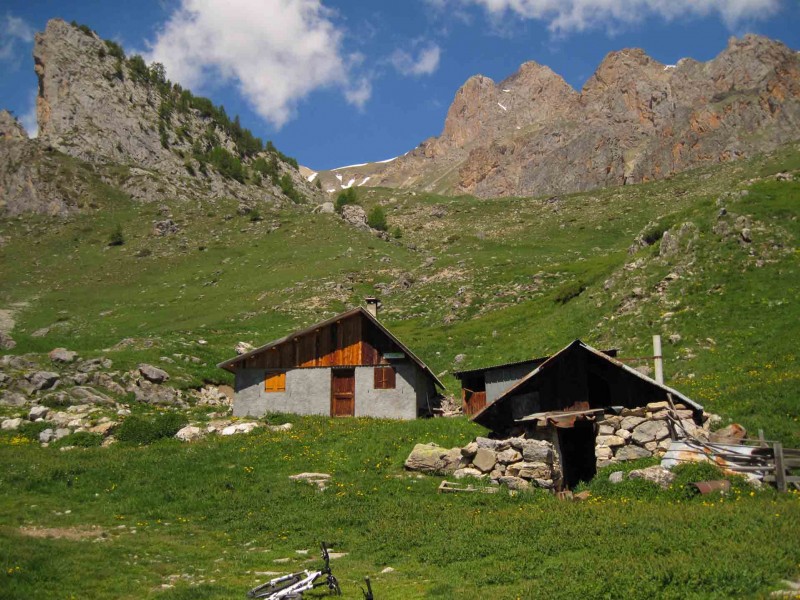 #2 La cabane de Tramouillon : le col c La cabane de Tramouillon : le col c'est tout droit et à droite