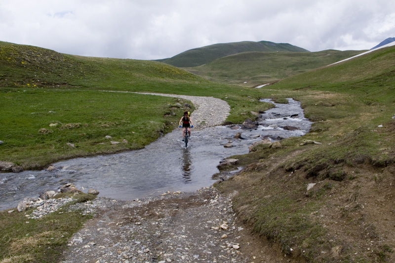 #1 Sur le Plateau d Sur le Plateau d'Emparis : l'eau est encore froide