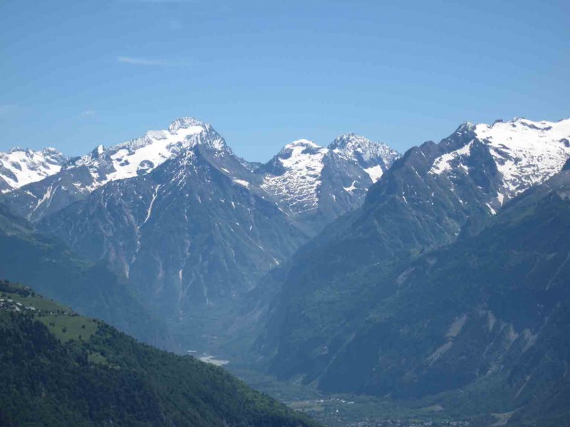 Chazeau-Chalanches : La Muzelle, la Muraillete et le Clapier du Peyron de Pierre Assise