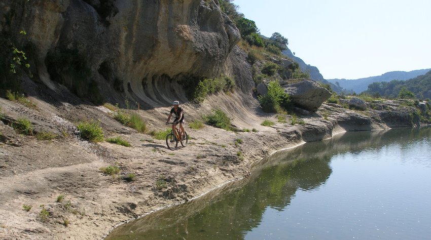 Piste cyclable  naturelle : Passage ludique