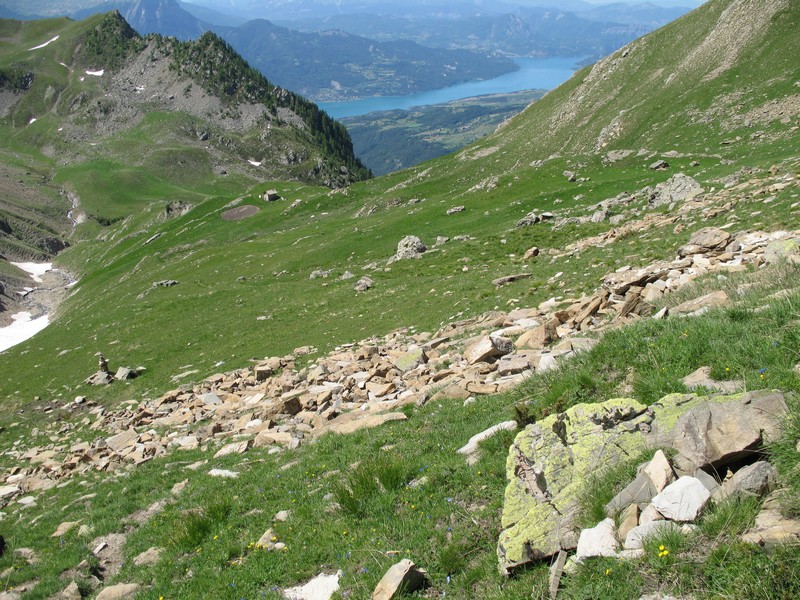 #6 Cabane 2161m : SOURCE à coté du cairn Cabane 2161m : SOURCE à coté du cairn