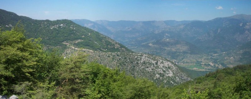 #8 Piste de montée : Vue sur la piste de montée en plein soleil Piste de montée : Vue sur la piste de montée en plein soleil