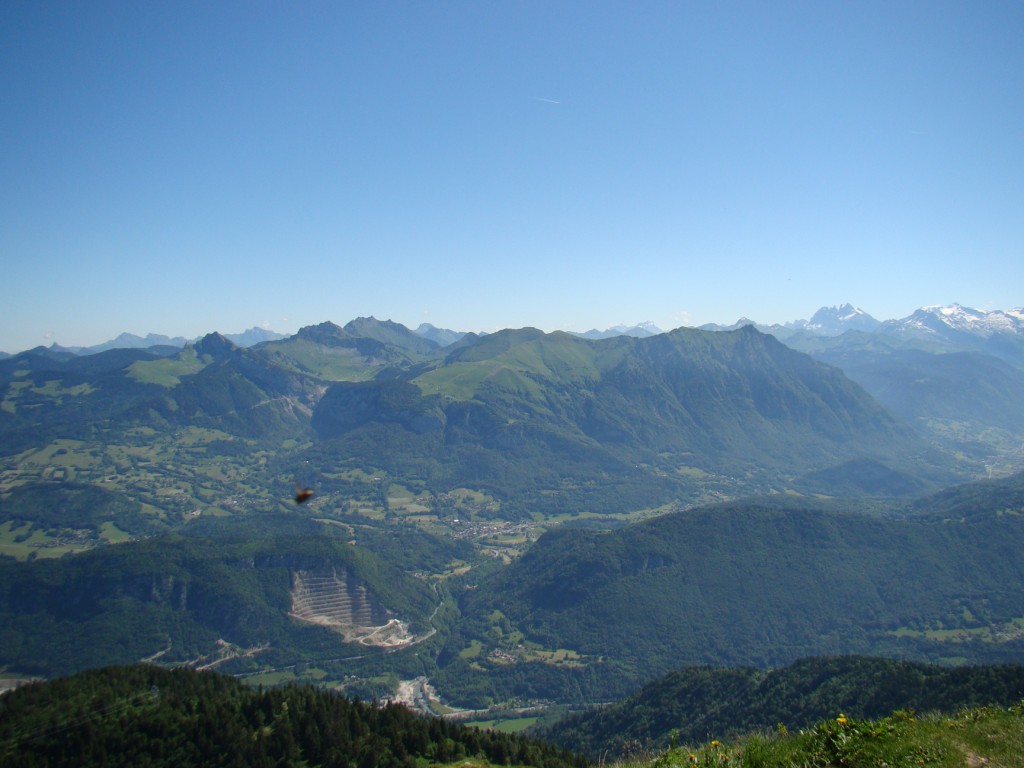 La vue depuis le sommet : Mieussy et ses environs