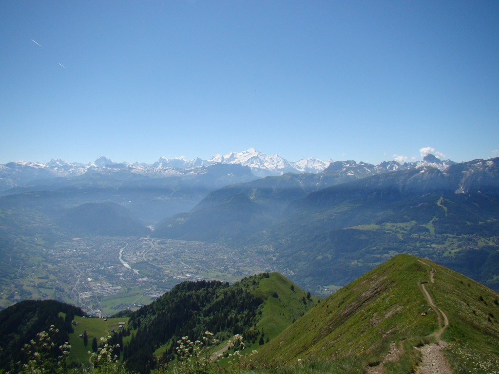 #10 La vue depuis le sommet : La vallée de l La vue depuis le sommet : La vallée de l'Arve
