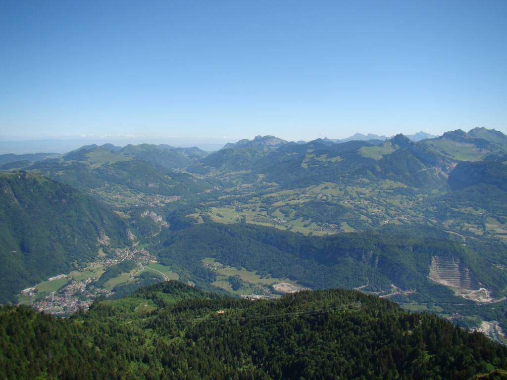 #13 La vue depuis le sommet : Vue sur le Chablais La vue depuis le sommet : Vue sur le Chablais