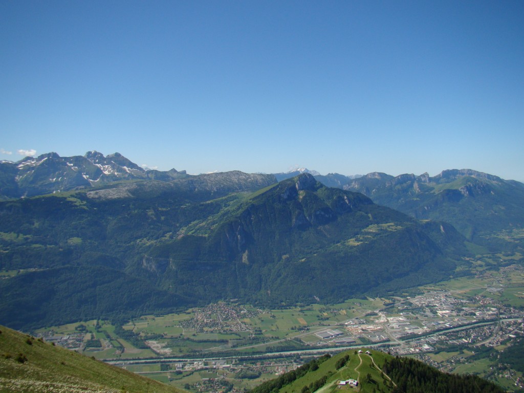 #7 La vue depuis le sommet : Le bout du Bargy et la Pointe d La vue depuis le sommet : Le bout du Bargy et la Pointe d'Andey