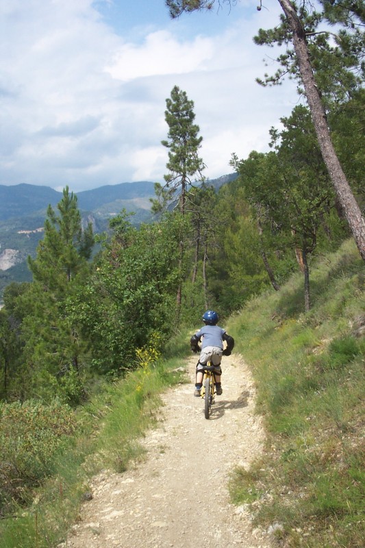 #8 Le sentier est divin : Mais il n Le sentier est divin : Mais il n'arrive pas à se relâcher
