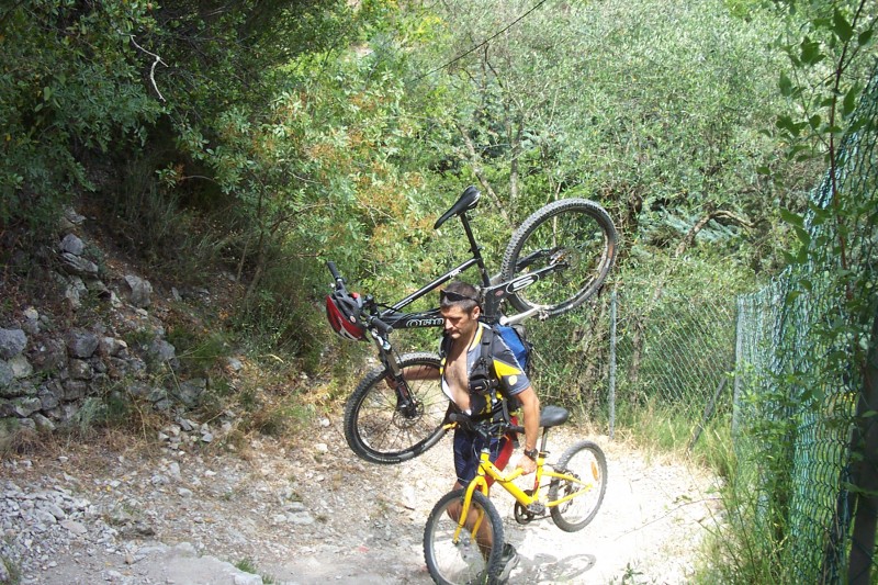 #4 Portage : Papa surpris en plein portage(S) Portage : Papa surpris en plein portage(S)
