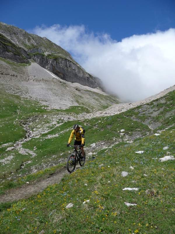 #3 Col des Aiguilles : Descente du col des Aiguilles au soleil du 05 retrouvé Col des Aiguilles : Descente du col des Aiguilles au soleil du 05 retrouvé