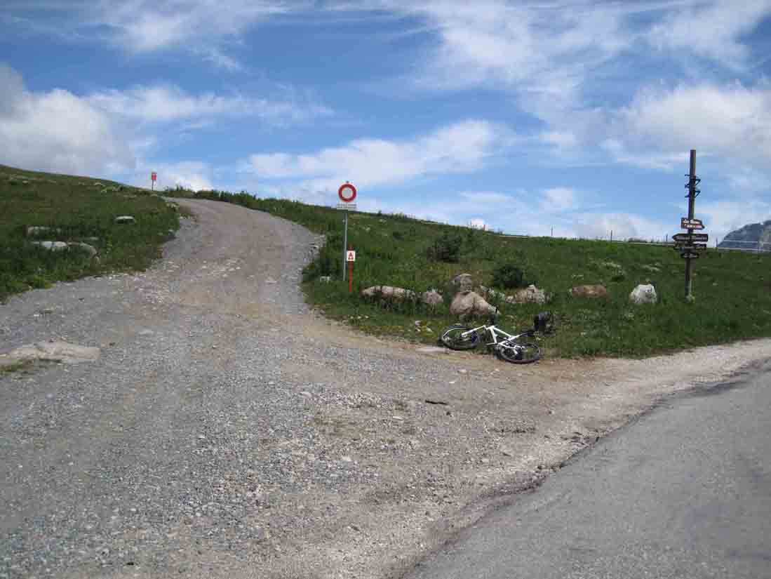 Alpe d'Huez : bifurc de la Grande Sure, à gauche, fin du noir