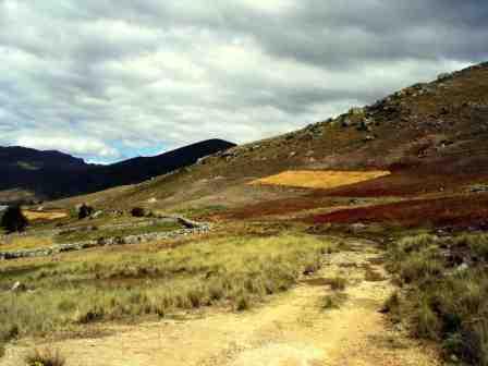 #3 le chemin pendant la traversée : un jolie chemin a suivre sur pres de 10 km... le paysage defile sous des yeux emerveillés le chemin pendant la traversée : un jolie chemin a suivre sur pres de 10 km... le paysage defile sous des yeux emerveillés