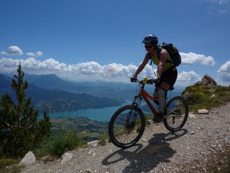 #3 La crête de départ : Vu plongeante sur le lac La crête de départ : Vu plongeante sur le lac