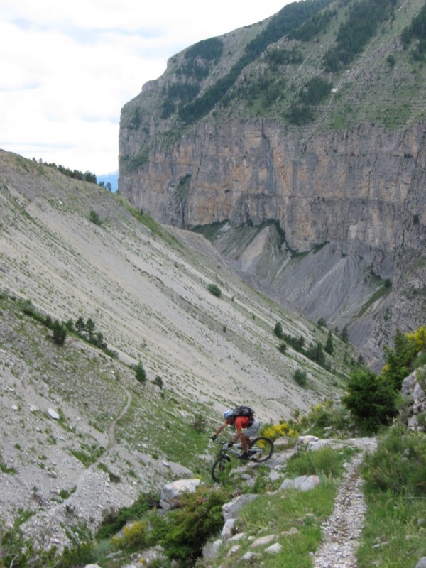 Colmars -> Villeplane : Descente sur les cabanes du Prey