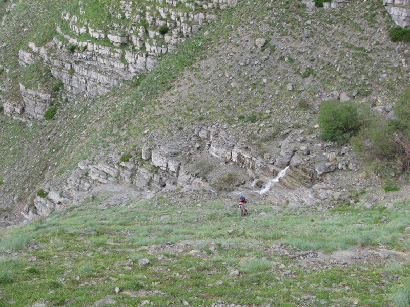 Colmars -> Villeplane : Le Sentier au dessus des gorges de Melina est très technique !